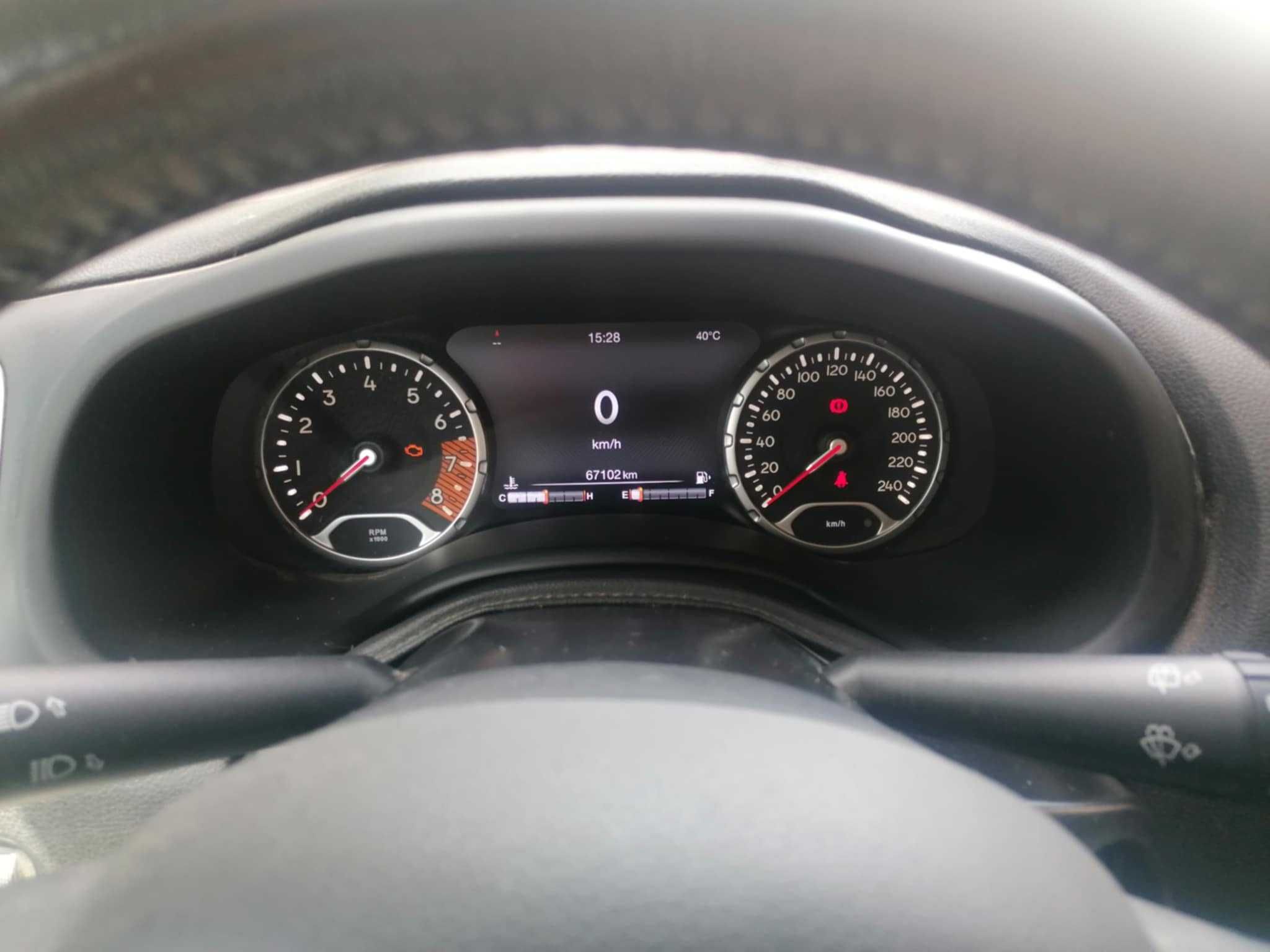 Jeep Renegade 1L T com led farois 2018