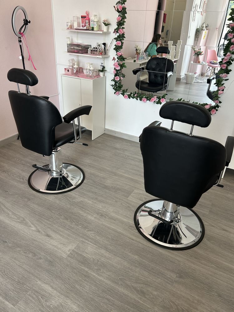Cadeira salao 275 € cada uma
