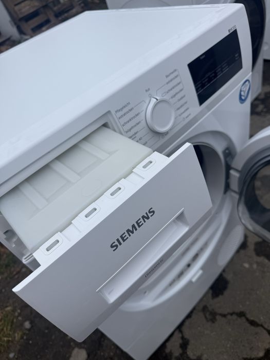 Сушильна машина Siemens WT45RWA1