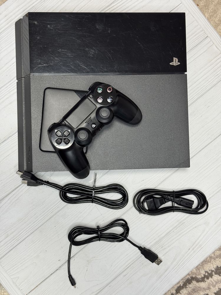 Playstation 4 1,5 TB HDD 37 ігор