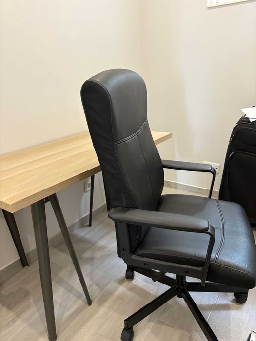 Mesa Secretaria e Cadeira IKEA