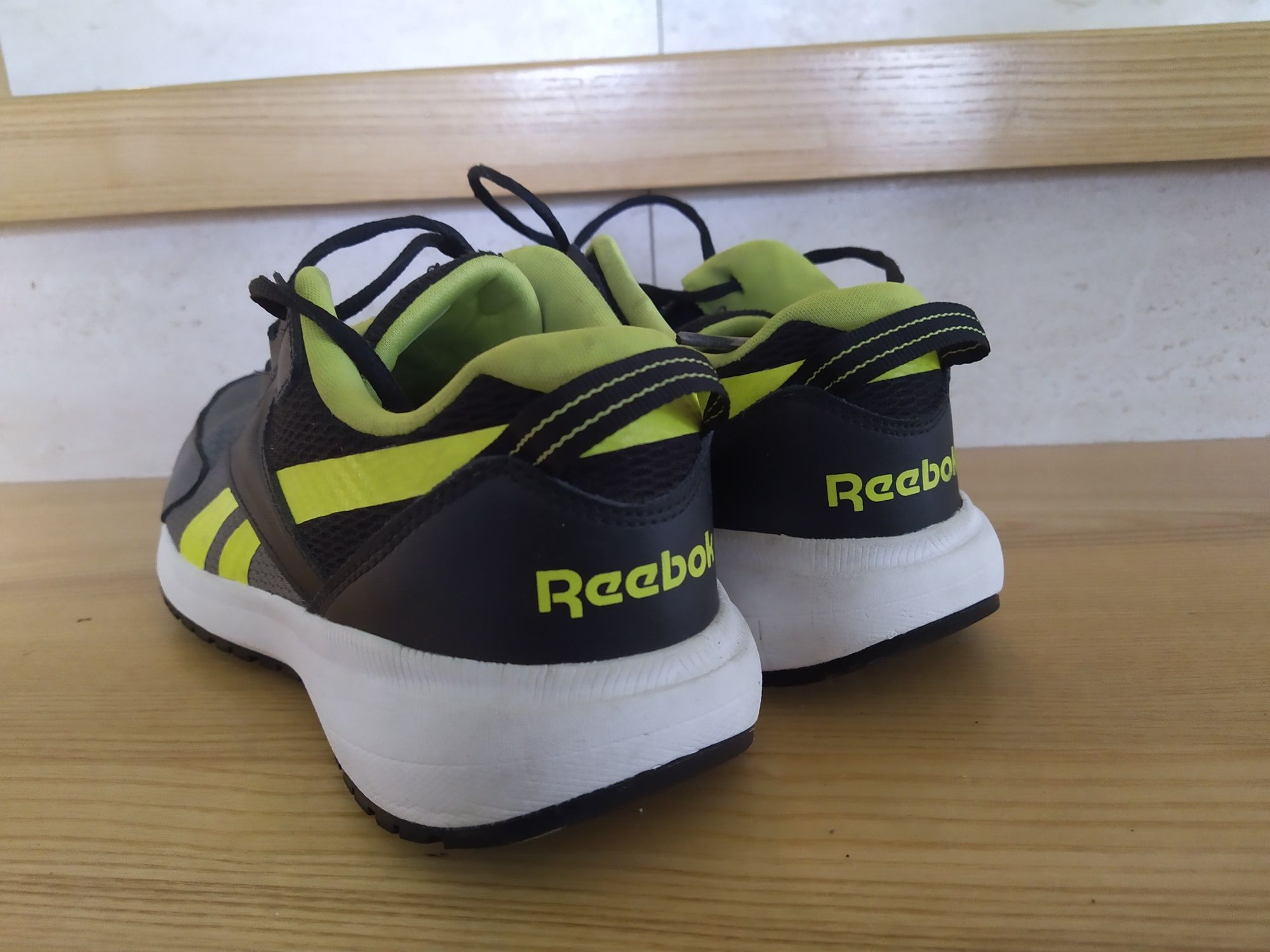 Buty Reebok dla chłopca rozm. 38