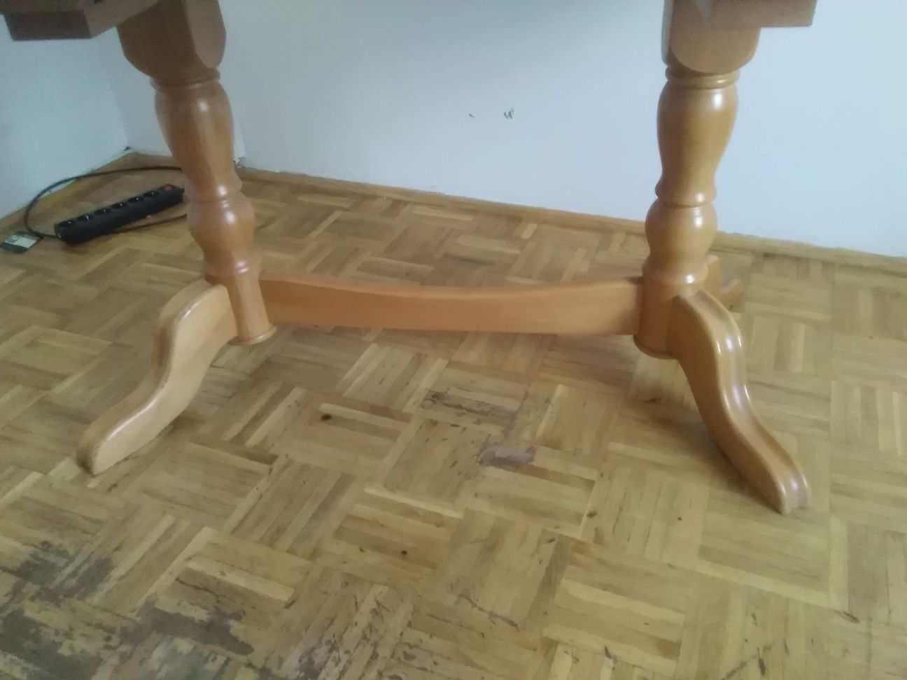 Stół do salonu lub jadalni