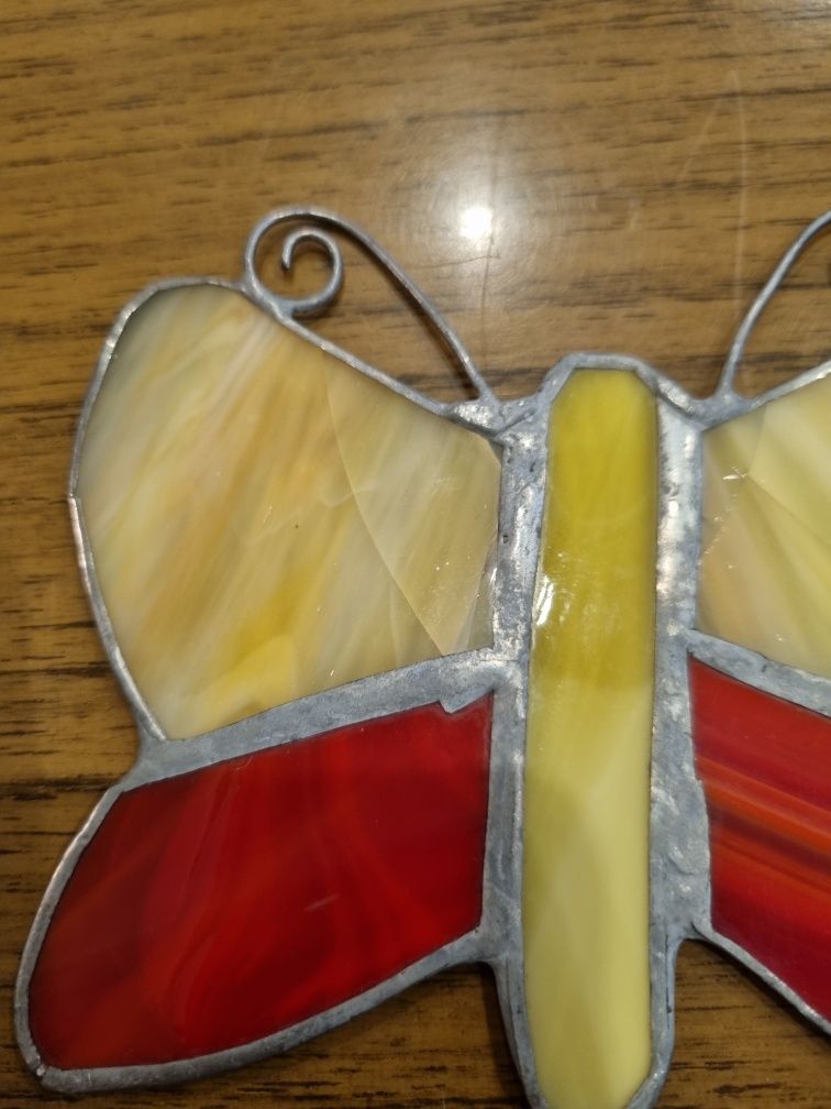 Szklany witrażowy motyl