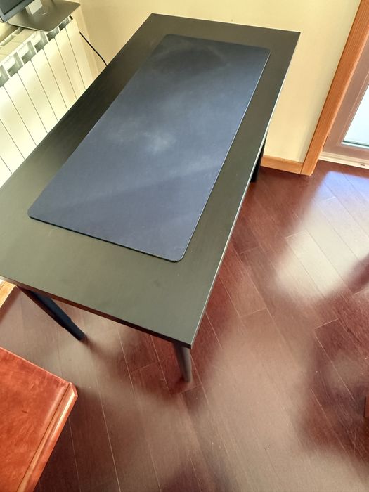 Mesa c/ Perna Regulável