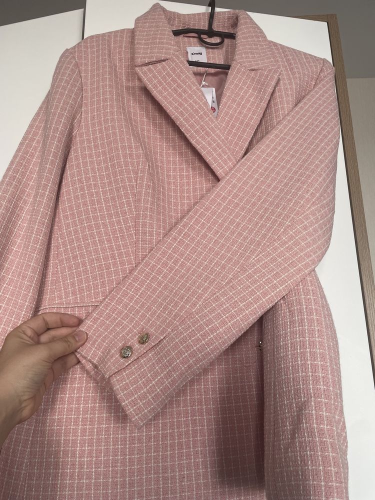 Піджак рожевий новий