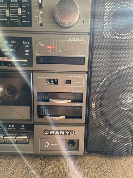 Касетний магнітофон Sanyo