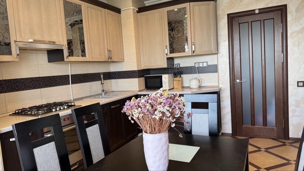 Продається 3-х кімнатна новобудова  з євроремонтом