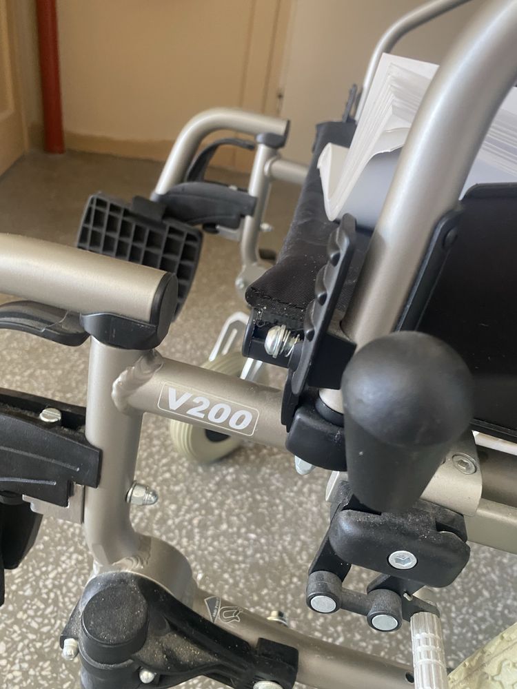 Wozek inwalidzki Vermeiren V200 jak nowy