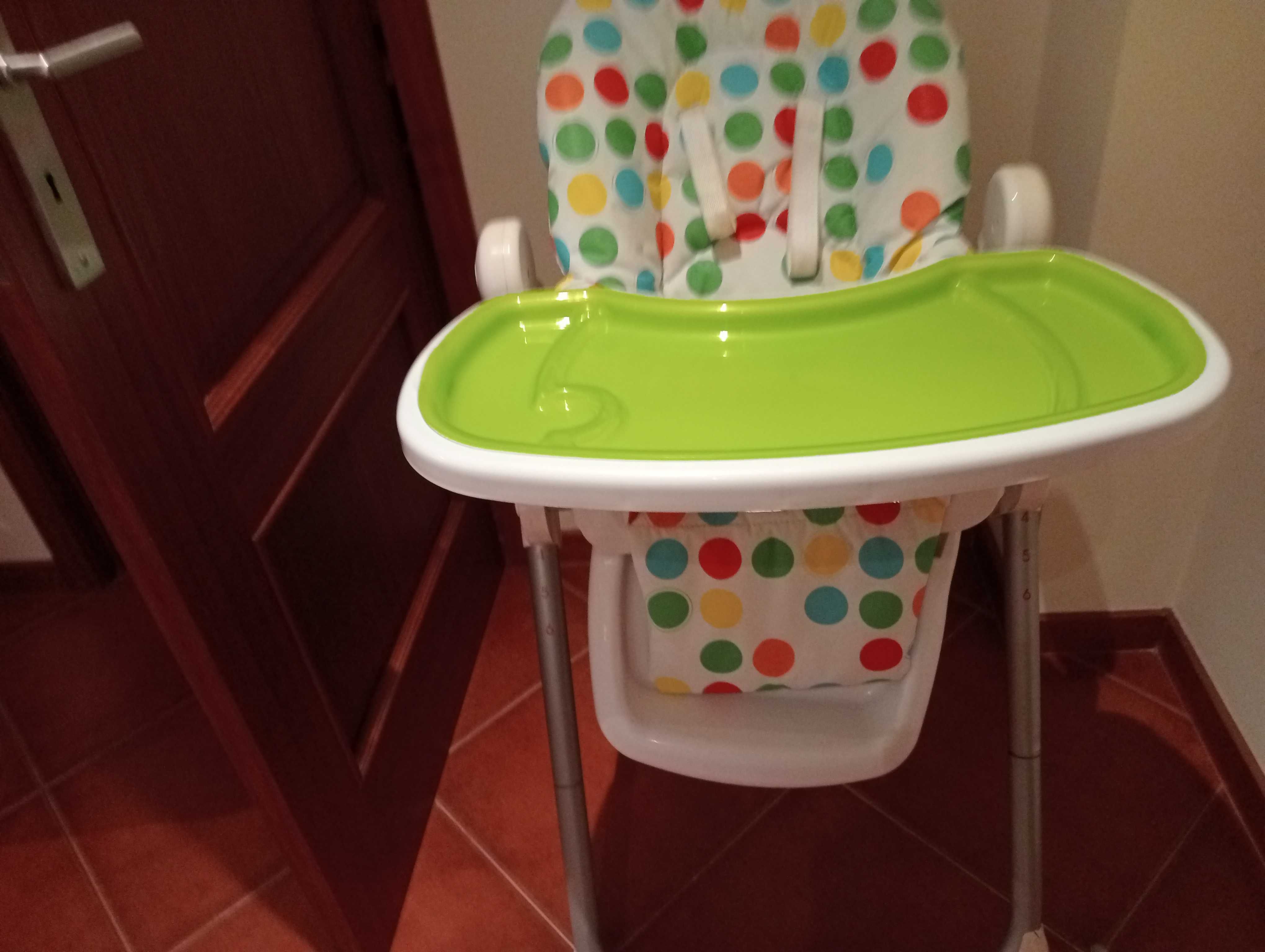 Cadeira de refeição de criança