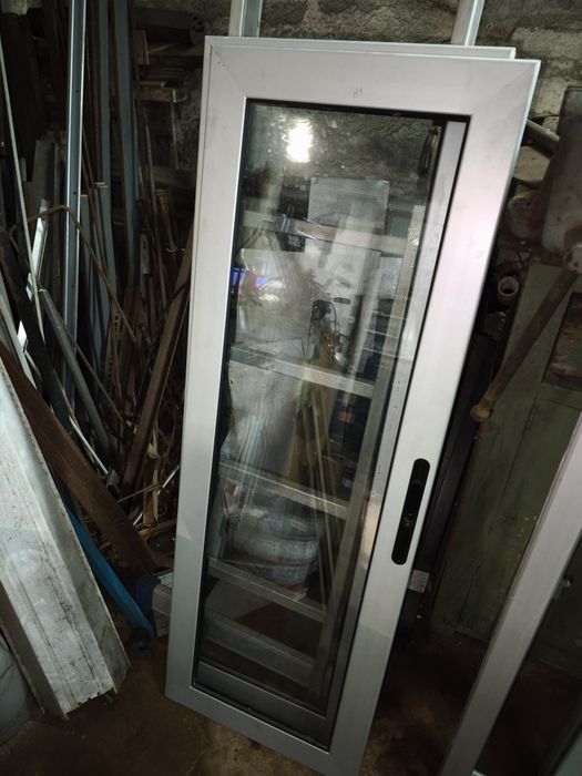 Janela c/ Vidro Duplo em Alumínio.