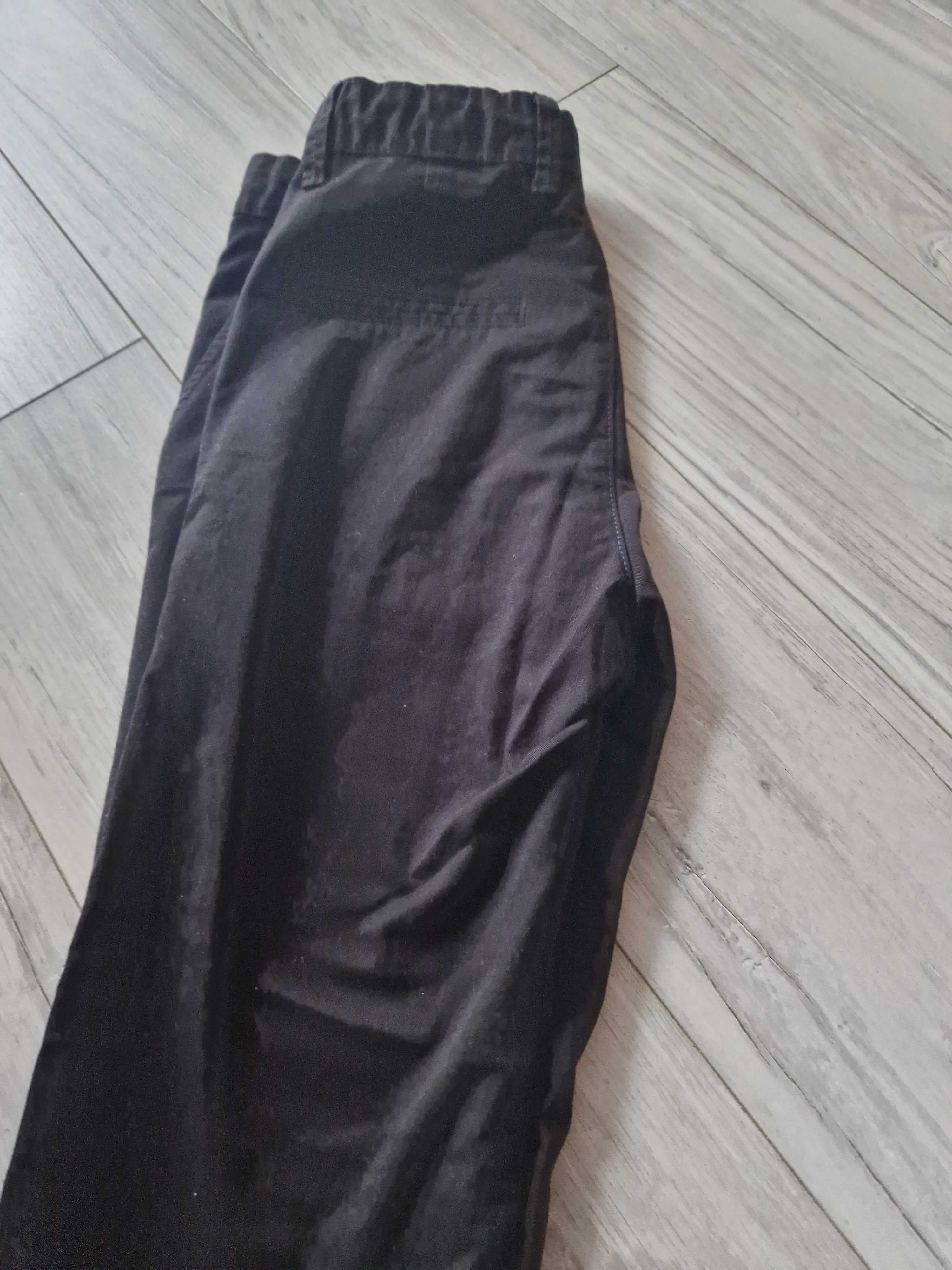 Reserved klasyczne czarne spodnie Chino r.146cm chłopięce