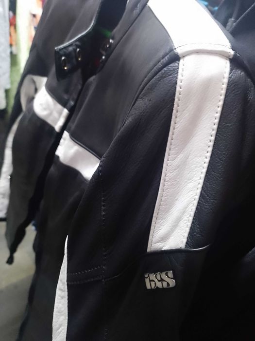 Мото Куртка шкіряна жіноча р.С-М з захистом