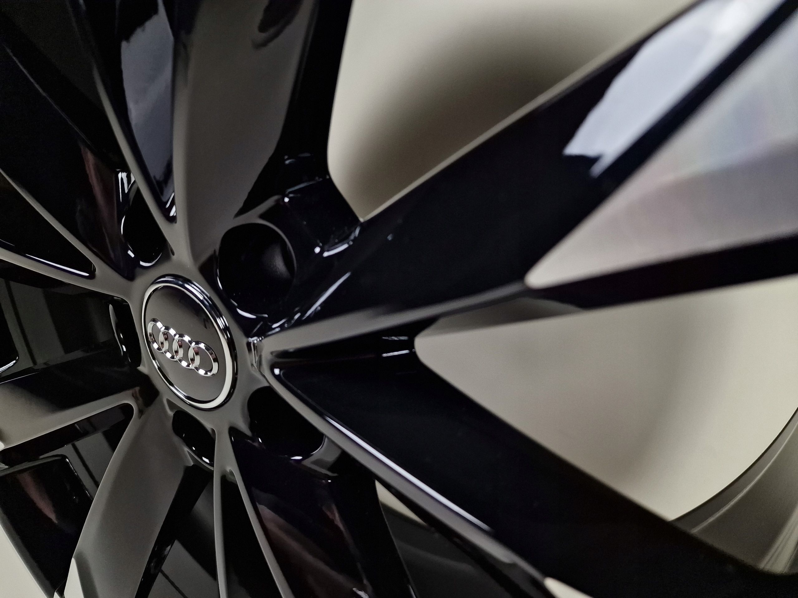 FABRYCZNIE NOWE Felgi Audi 20" A4 A5 A6 A7 A8 Q2 Q3 Q5 Q7