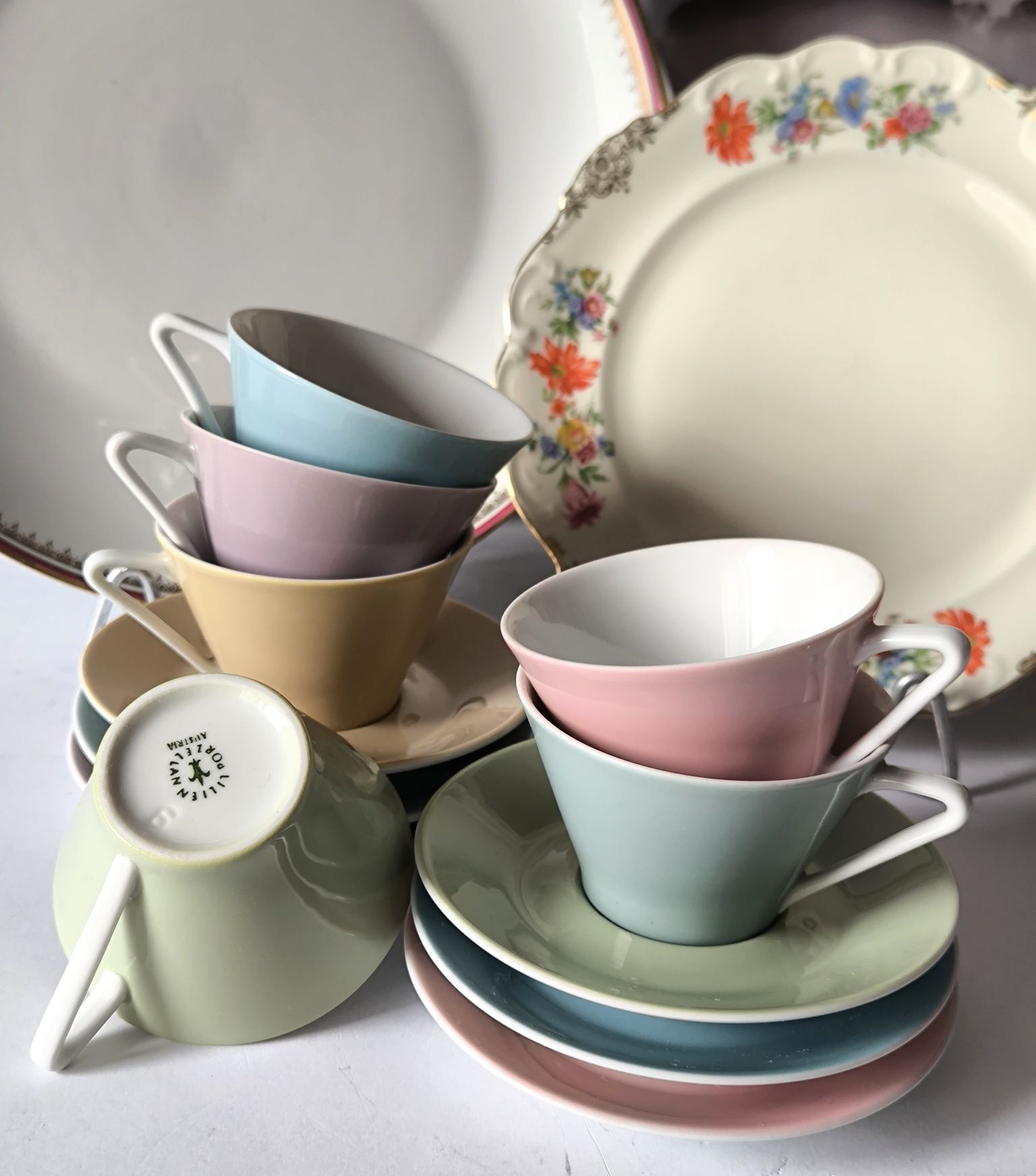 Filiżanki kolorowe 6 sztuk piękna stara porcelana