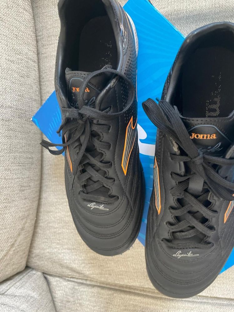 Turfy Joma black