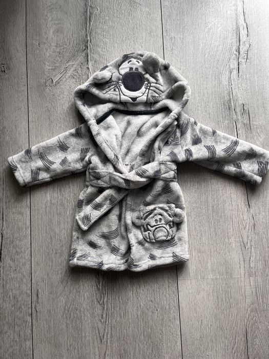 Piękny szlafrok George 62-68