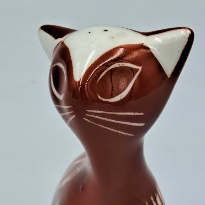 Figurka porcelanowa kotka, proj. Zdany Kosickiej, Bogucice, New Look