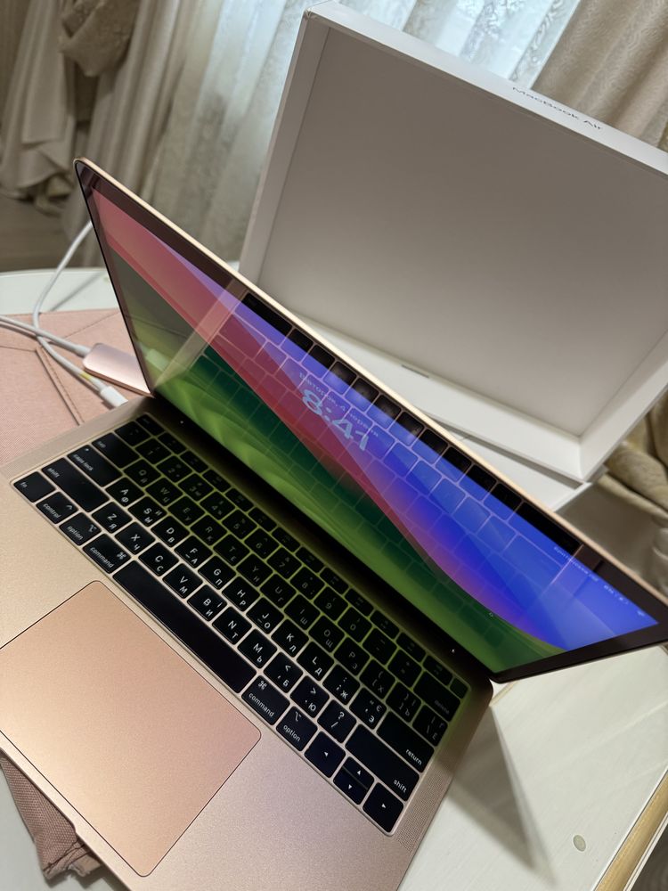 Apple MacBook Air Gold 8GB, 256 SSD, 13”3 2018