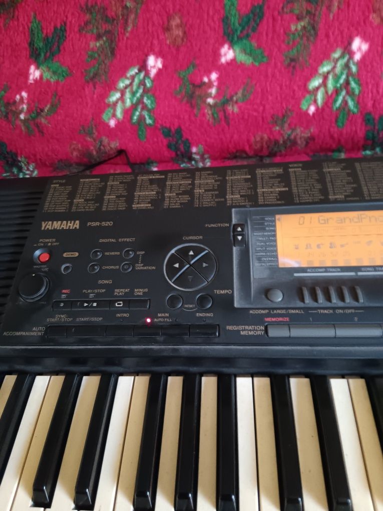 Keyboard yamaha psr 520
