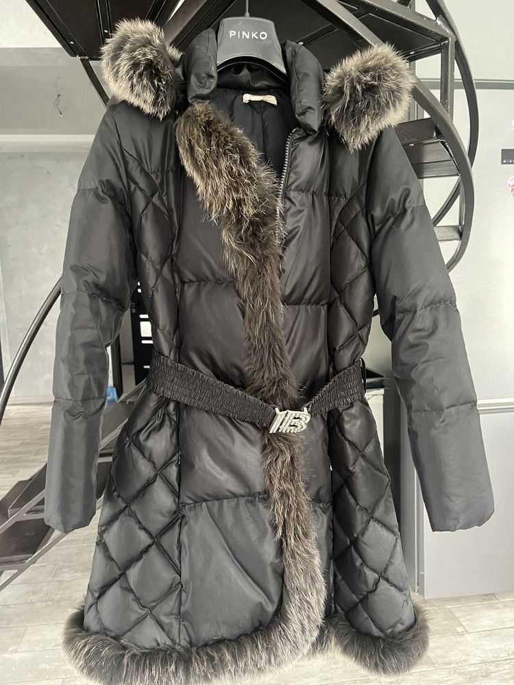 Продам зимнее пальто Laura Biagotti