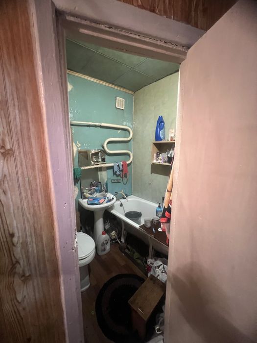 Продам 2 кімнатну квартиру під ремонт