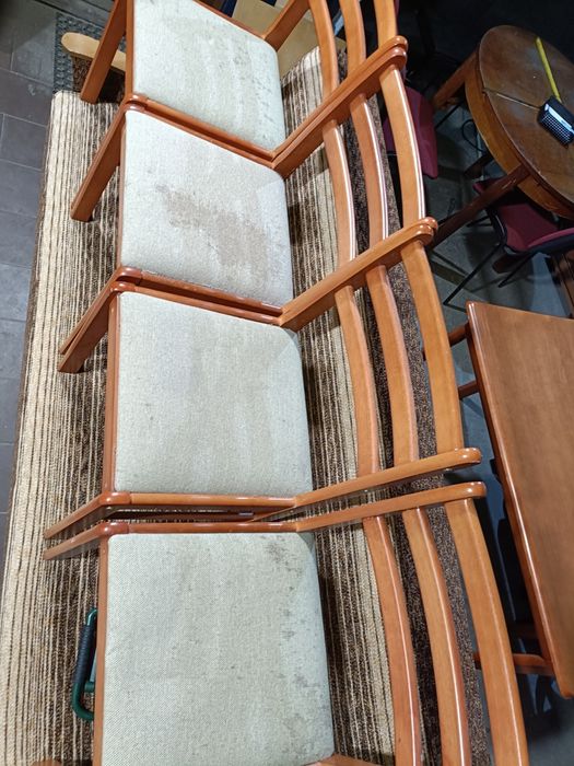 Stół 4 krzesła komplet