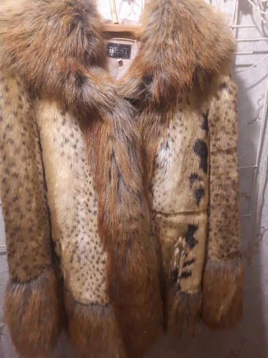 Жіночі куртки, верхній одяг