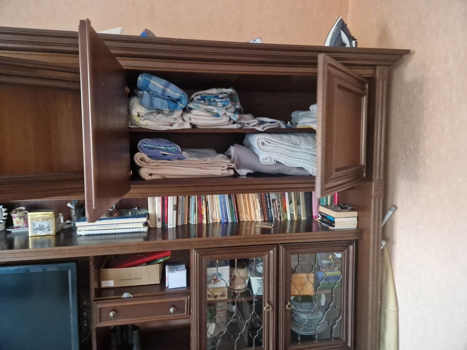 Mebloscianka drewniana ponad 30 letnia z Wiednia