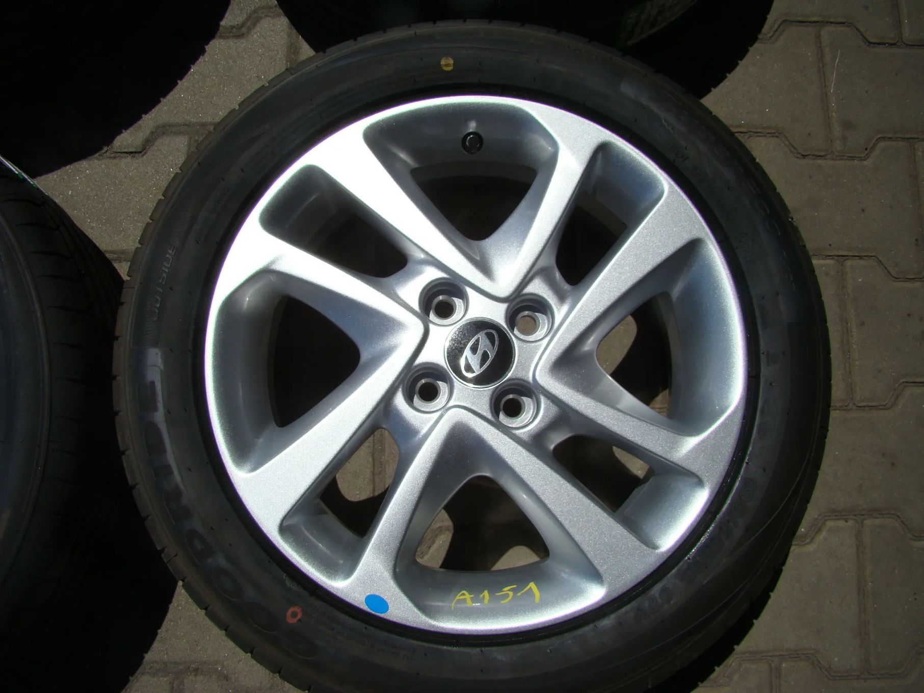 a151 4x100 4x100 Hyundai I20 Bayon 6jx16 opony lato niemontowane 195/55