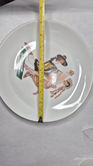 Talerz ozdobny tańce Karolina stara porcelana prl