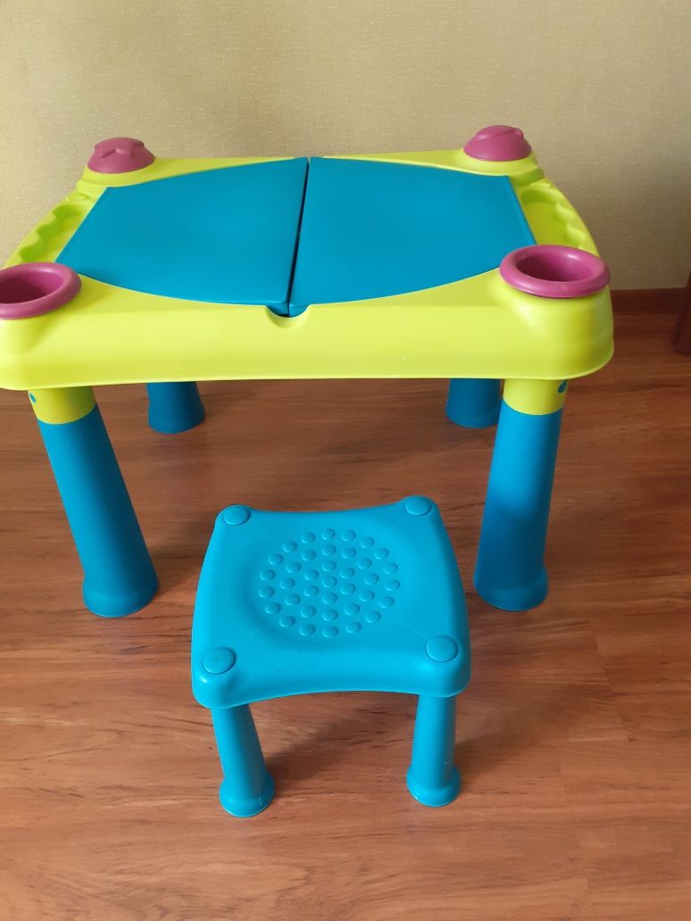 Stolik dla dzieci edukacyjno-zabawowy z krzesełkiem