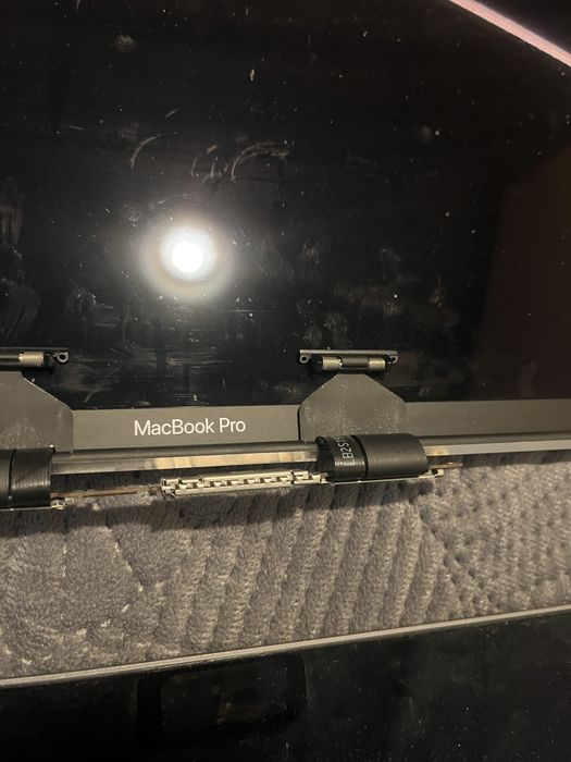 Matryce na czesci uszkodzone MacBook a1990 a1706 a1708
