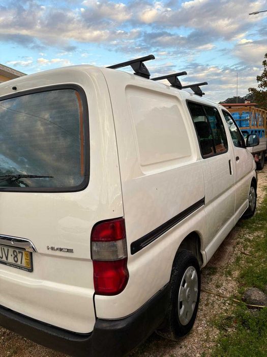 Venda de carrinha Toyota Hiace 2010