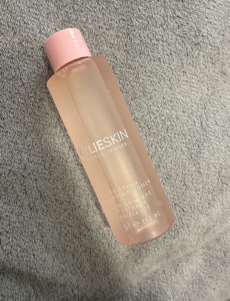 Kylie Skin Clarifying Exfoliating Toner - tonik by Kylie Jenner