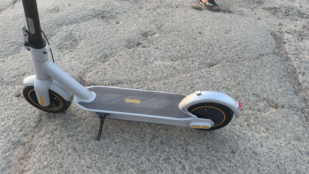 Продам Электро самокат ninebot g30 max