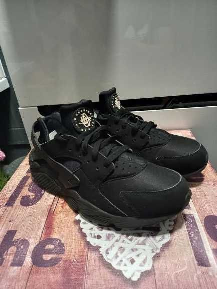 Buty Nike Air Huarache czarne.