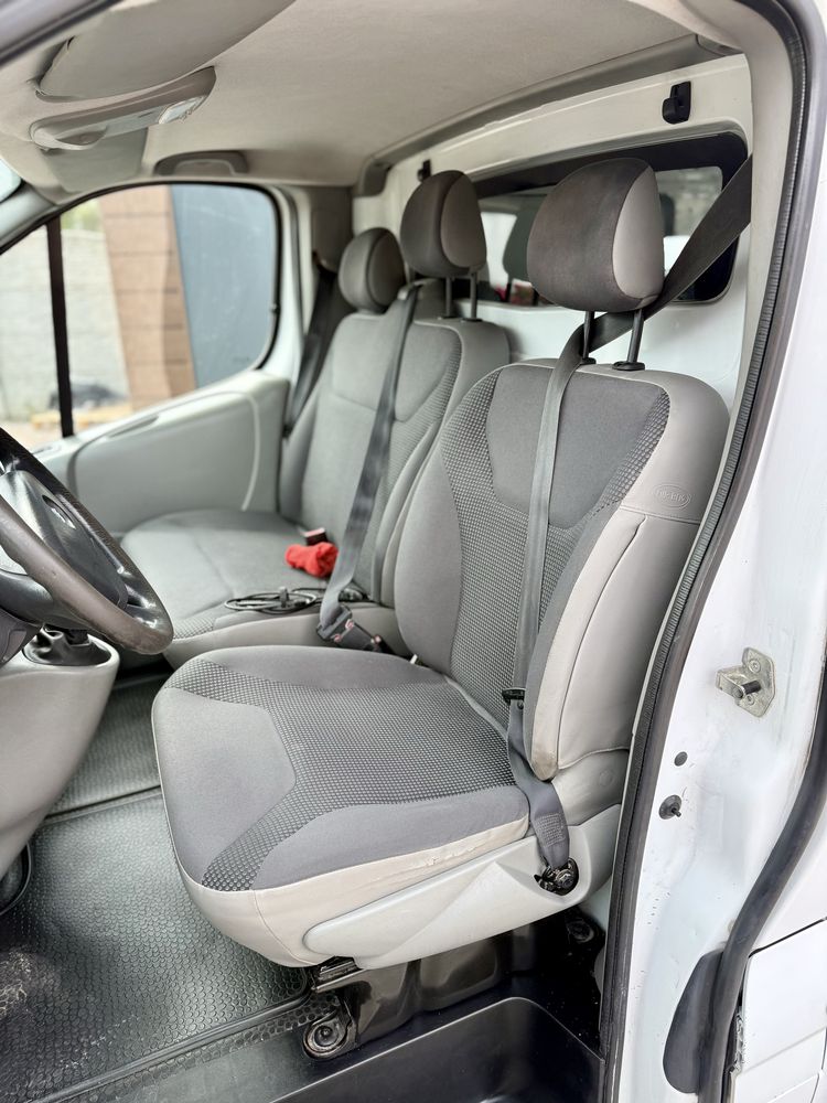 Opel Vivaro 2011 2.0 diesel