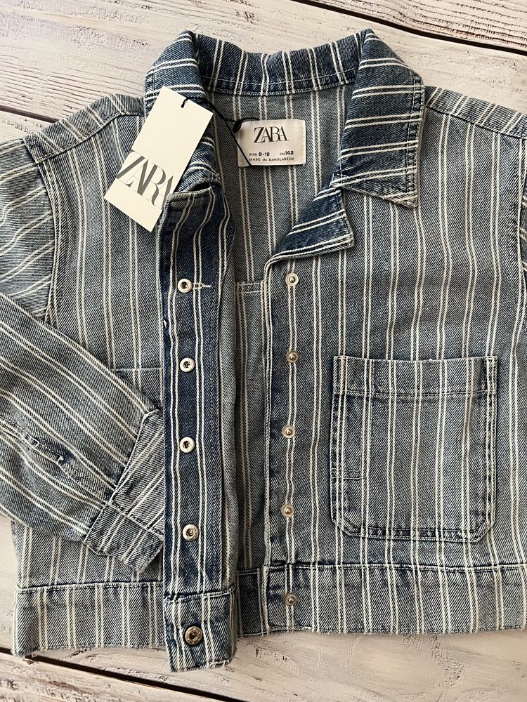 Продам джинсовую куртку Zara 9-10 лет