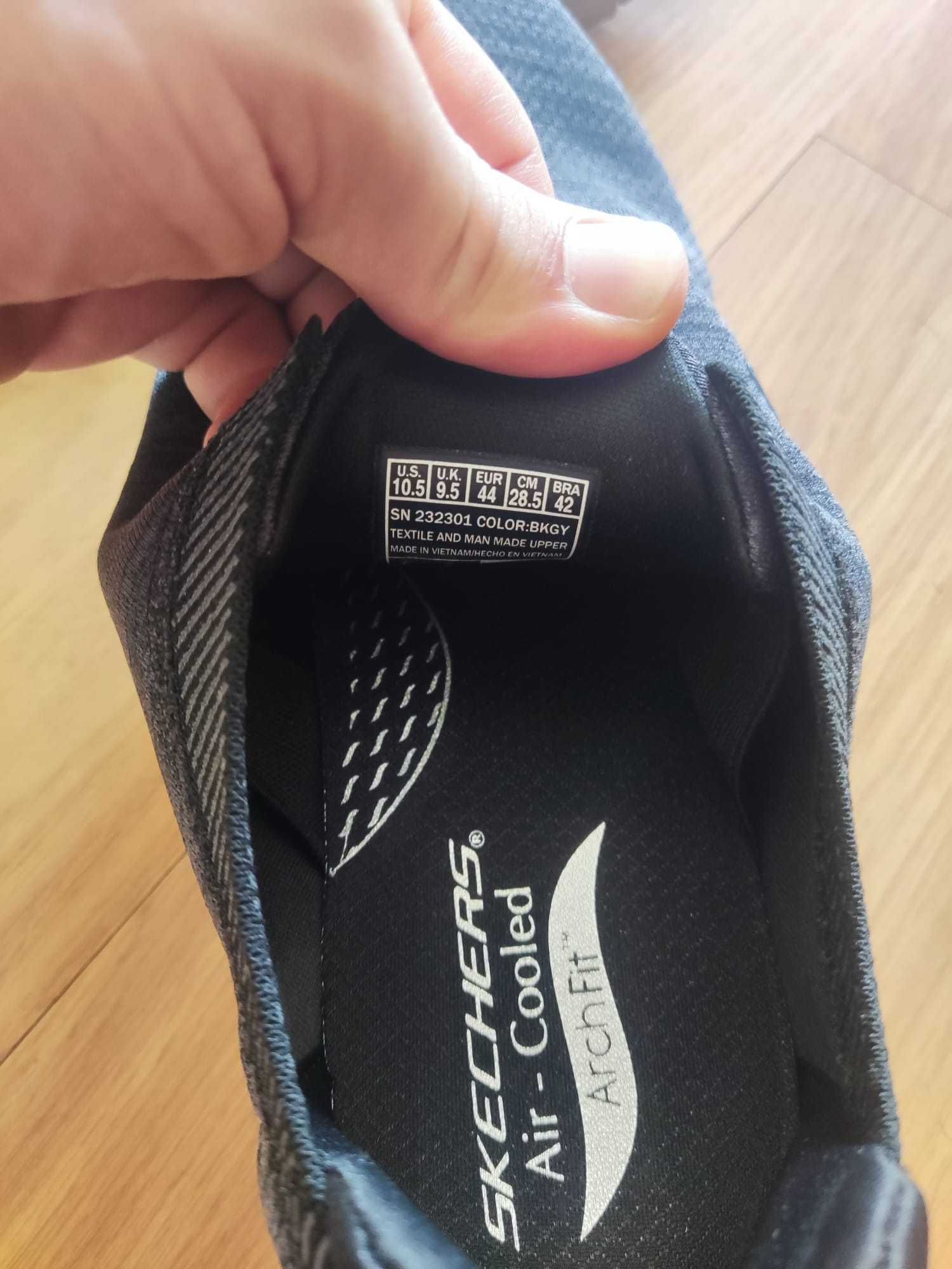 Sapatilhas Skecher arch fit NOVAS