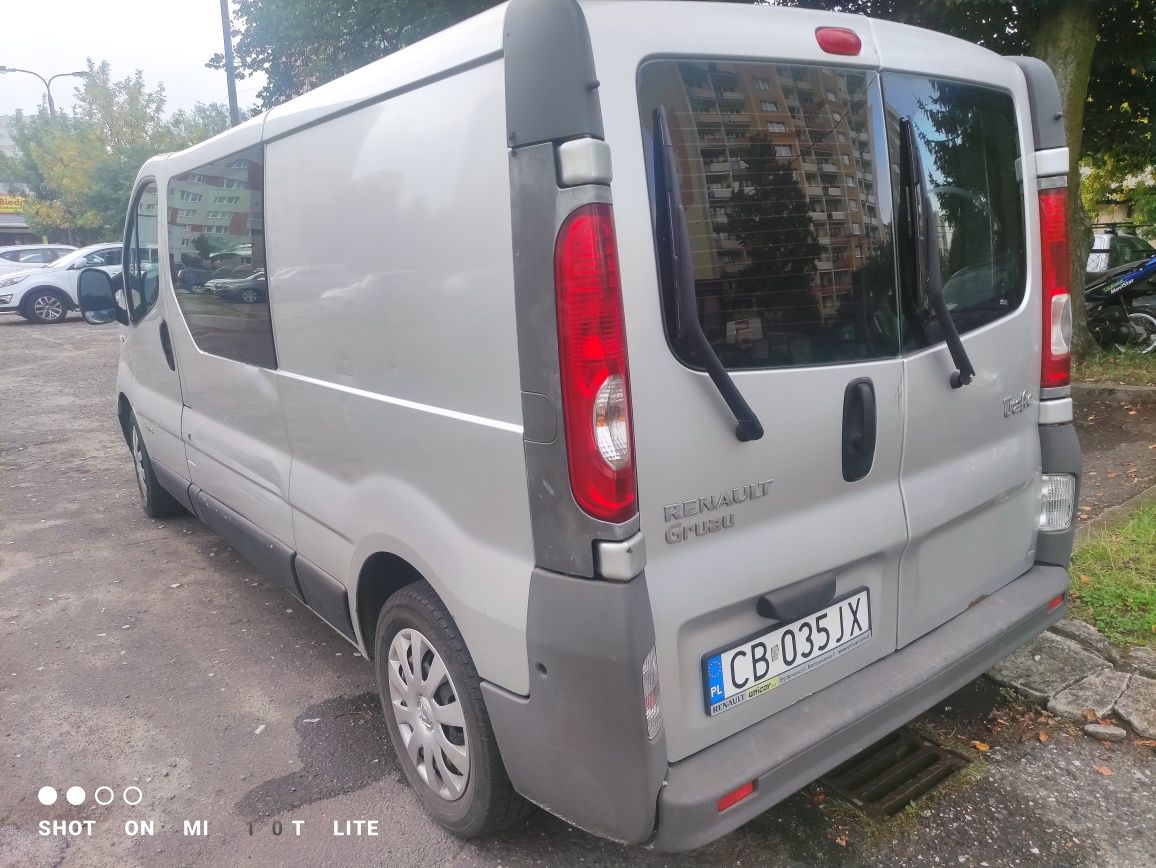 Renault Trafic 6 osobowy 2.0 diesel klima