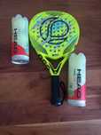Raquete Padel + 2conjuntos de bolas head novas.
