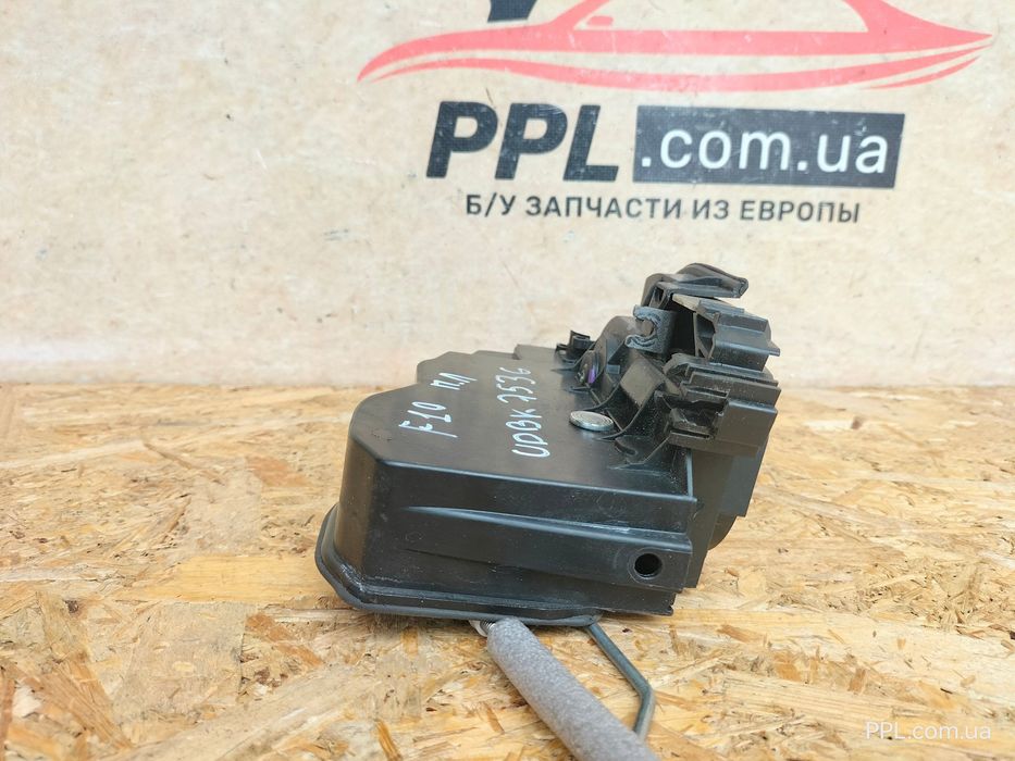 BMW 5 F10 F11 2009-2017 замок двери передней левой 4 pin