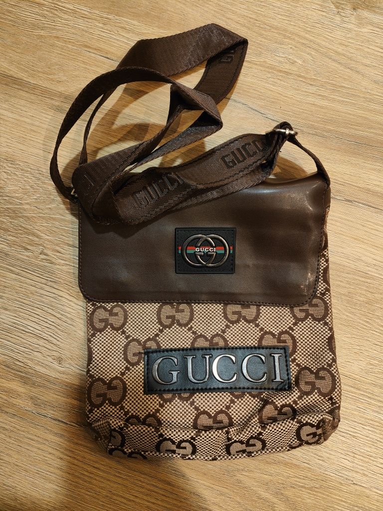 Saszetka torebka nerka Gucci większa