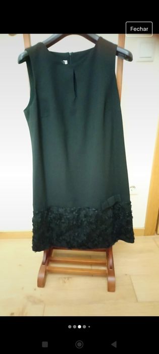 Conjunto vestido e bolero pretos com flores em relevo