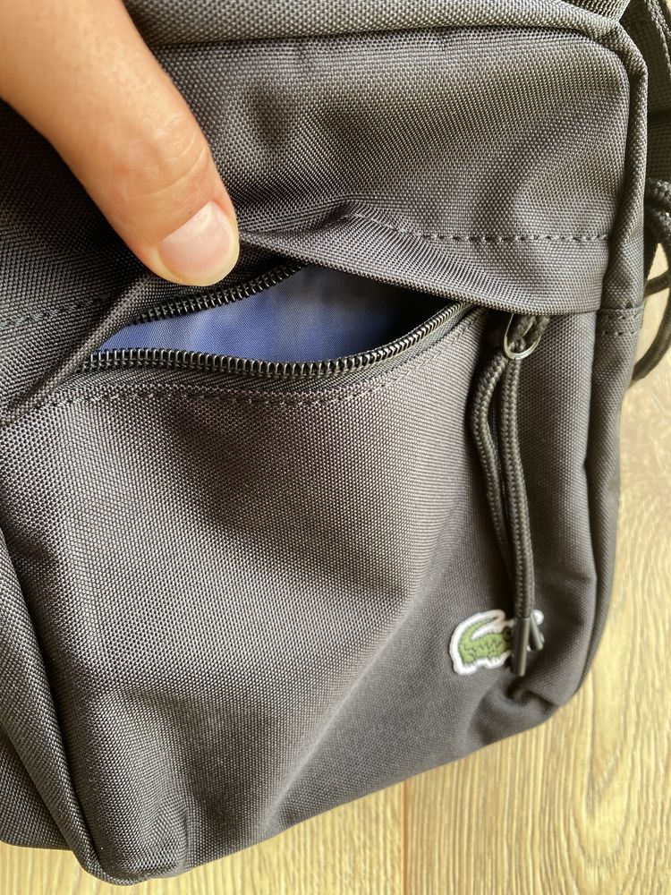 Mala Lacoste preta