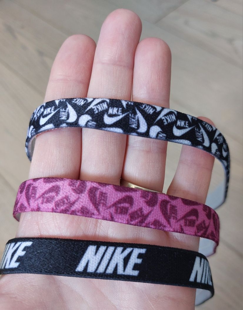Trzy opaski na głowę Nike