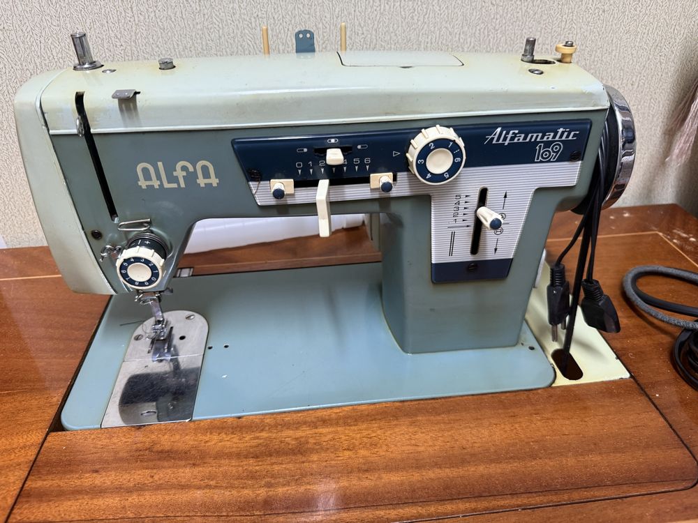 Maquina de costura com motor