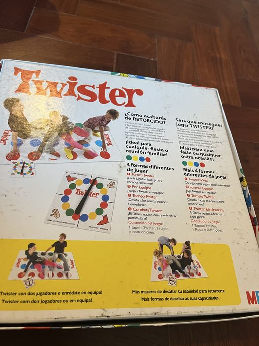 Jogo twister impecável