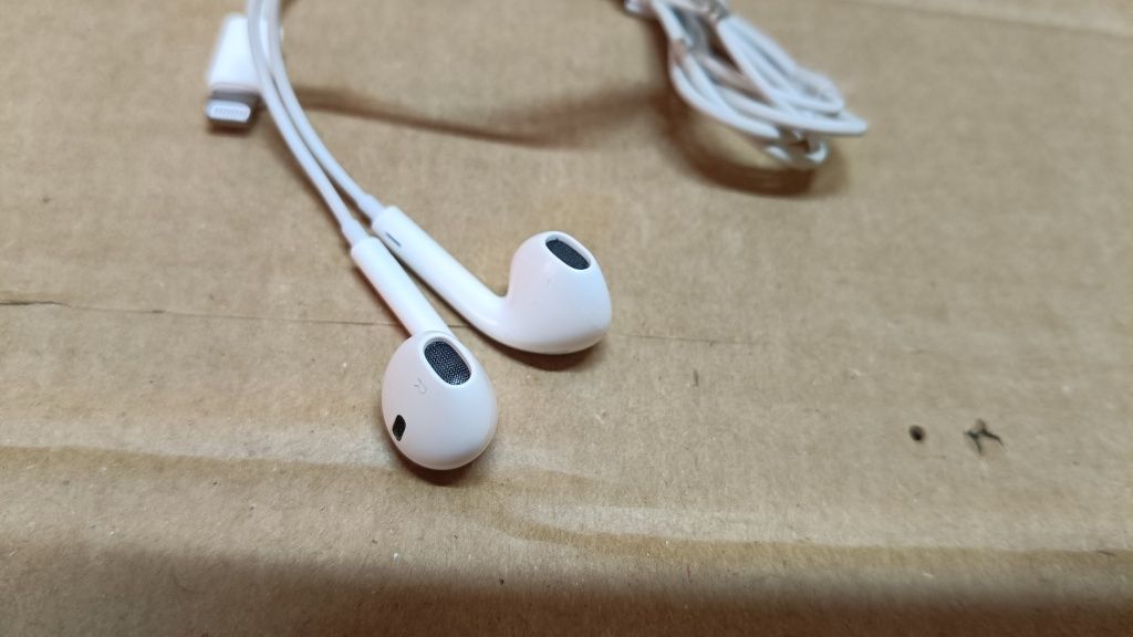 Słuchawki przewodowe Apple EarPods ze złączem Lightning